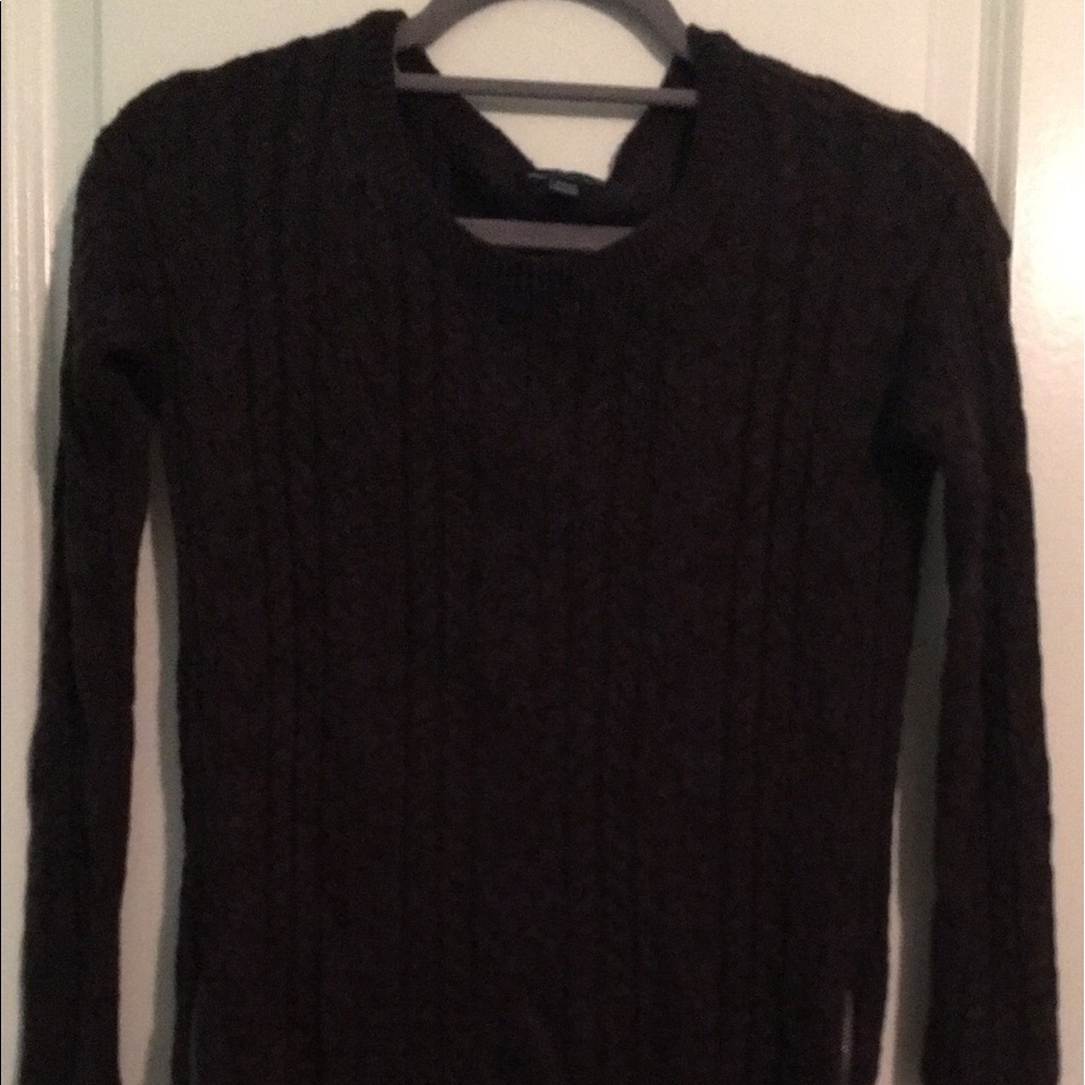 DARK MAROON AMERICAN EAGLE SWEATER!